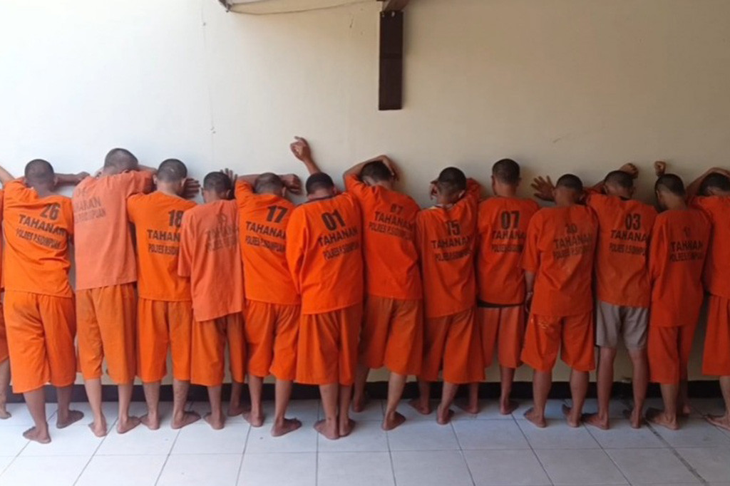 101 tersangka dengan barang bukti berupa sabu, ganja dan pil ekstasi yang diedarkan oleh jaringan narkoba di wilayah Padang Sidimpuan berhasil diungkap.