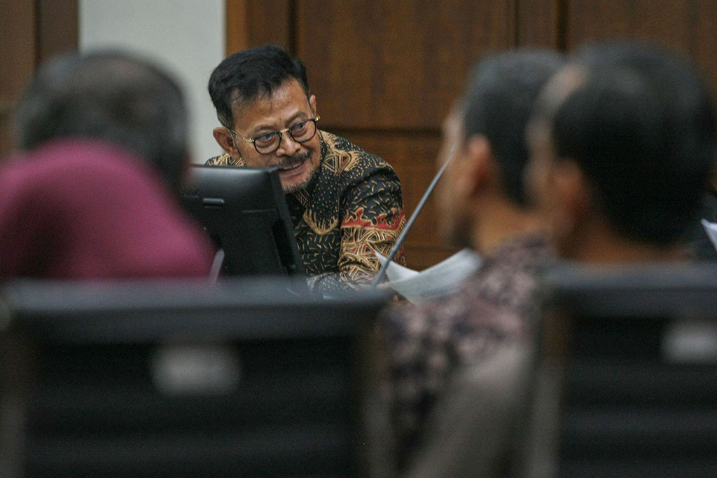 Selain itu, jaksa KPK juga turut menghadirkan sejumlah saksi lain terkait kasus tersebut, yakni Staf Khusus Mentan Joice Triatman, staf Biro Umum Kementan Yuli Eti Ningsih, Accounting pada Nasdem Tower Lena Janti Susilo, pengurus rumah pribadi Mentan Ali Andri, dan honorer Sekjen Kementan Ubaidah Nabhan.