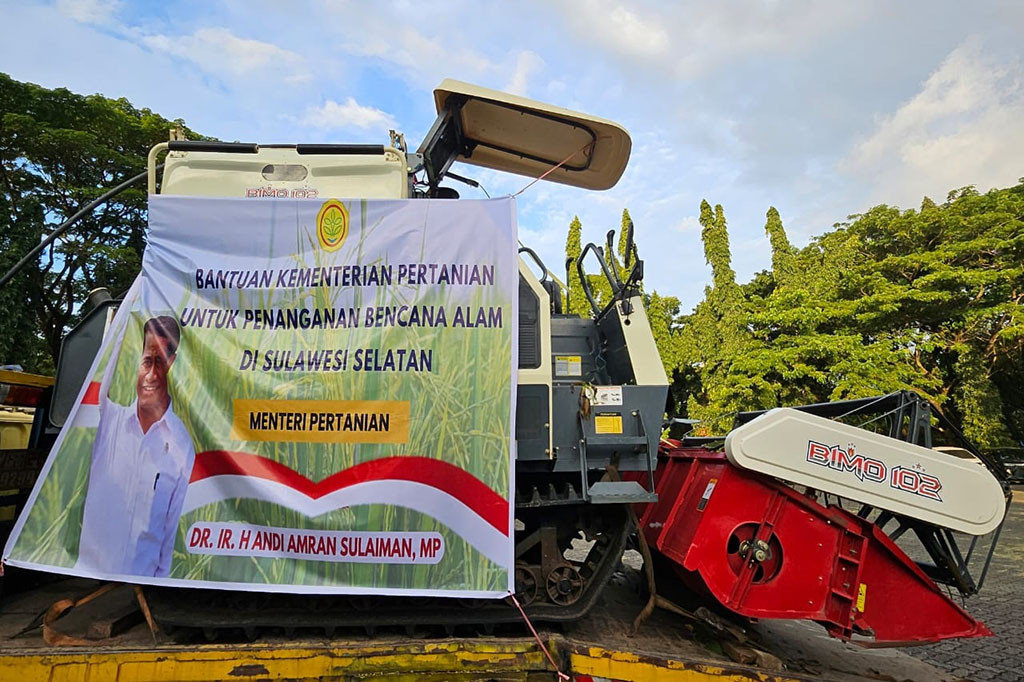 Bantuan reguler yang diserahkan, berupa benih atau benih hortikultura, perkebunan, pupuk, dan alat mekanisasi pertanian (alsintan), serta asuransi, juga peternakan dan kesehatan hewan senilai lebih dari Rp365 miliar, ditambah bantuan khusus lokasi bencana alam di tujuh kabupaten/kota senilai Rp48,3 miliar.