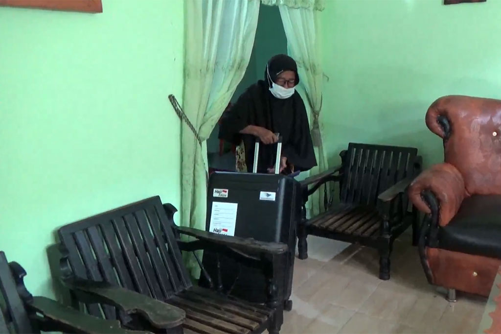 Berkah keuletannya bekerja, ia akhirnya bisa mewujudkan impiannya menunaikan rukun islam kelima yakni berhaji. Setelah menabung selama 12 tahun, akhirnya ia pun bisa berangkat ke tanah suci tahun ini.