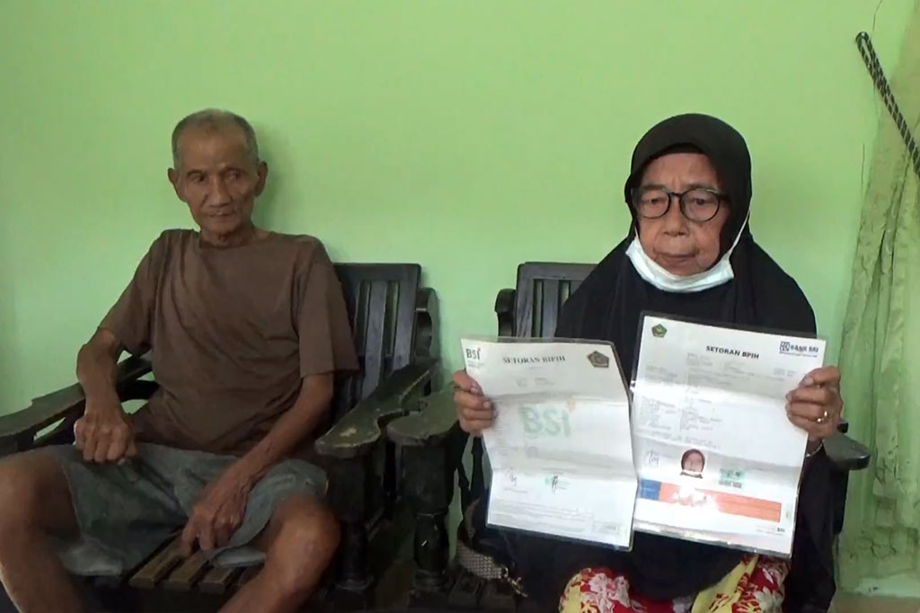 Hidayah mendaftar di kantor Kementerian Agama setempat sejak  2012 silam. Setelah menunggu selama 12 tahun, akhirnya namanya tercatat dalam daftar nama calon haji yang akan berangkat tahun ini. Hidayah mengaku sangat bersyukur kepada Allah SWT karena cita-citanya bisa terkabulkan.