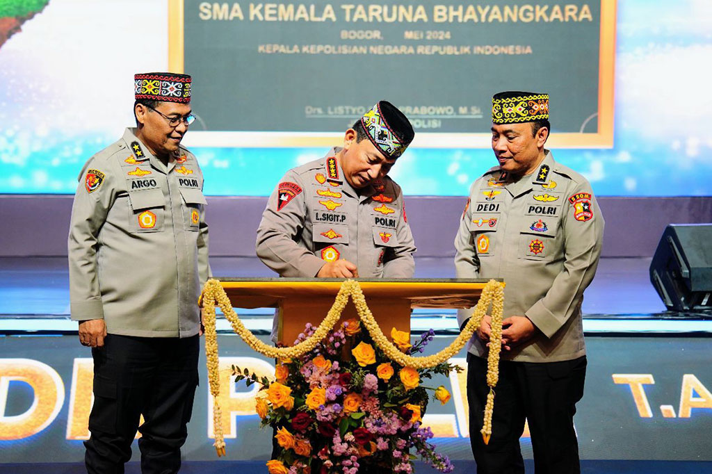 Kapolri Jenderal Listyo Sigit Prabowo meresmikan Komite Olahraga Polri (KOP), Senin, 27 Mei 2024. KOP adalah wadah bagi para polisi yang memiliki bakat dan prestasi di bidang olahraga. 