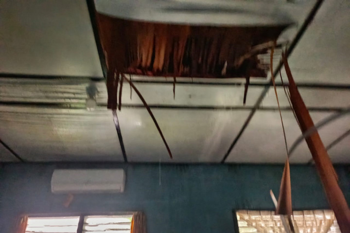 Akibat kebakaran tersebut ungkap dia tidak ditemukan korban jiwa, namun kerugian materi diperkirakan mencapai Rp300 juta. Kebakaran ini mengakibatkan kerusakan total pada kios/warung beserta isinya.