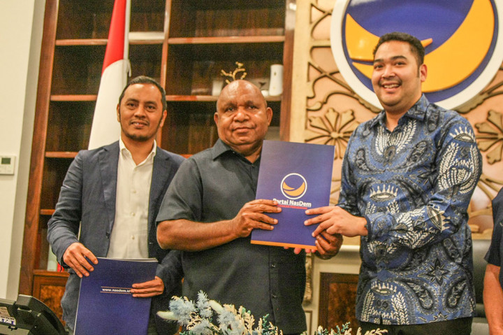 Prananda menjelaskan bahwa enam orang tersebut memiliki rekam jejak yang baik, sehingga partai-nya memutuskan memberikan surat rekomendasi kepada mereka.