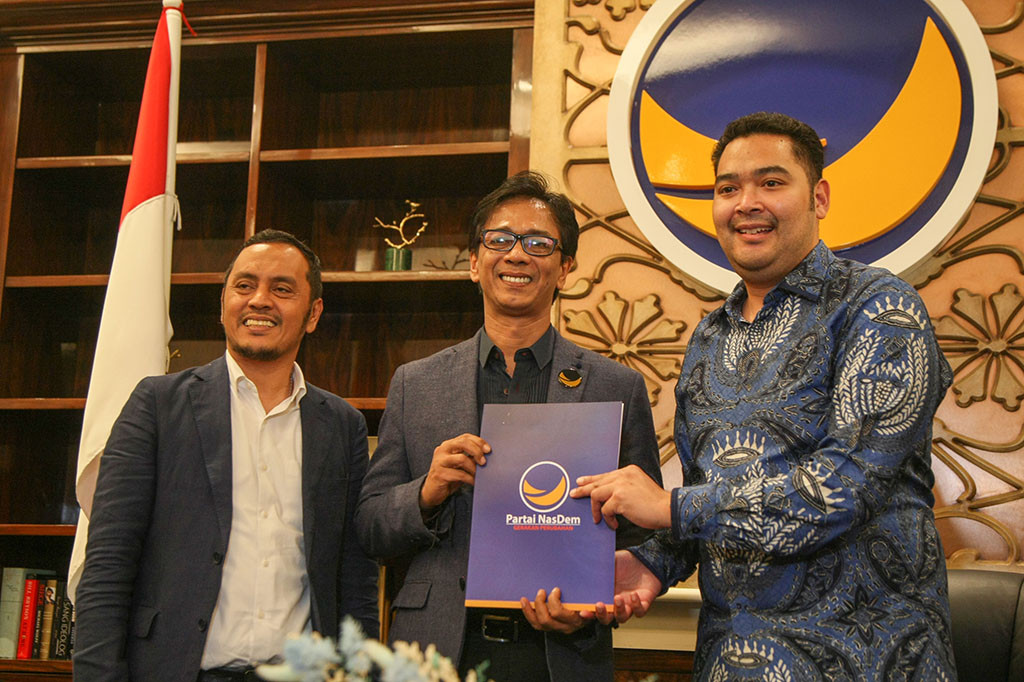Partai NasDem memberikan surat rekomendasi kepada enam bakal calon kepala daerah di Sumatera dan Papua pada tingkat Provinsi dan Kabupaten/Kota untuk segera bersiap dalam Pilkada 2024.