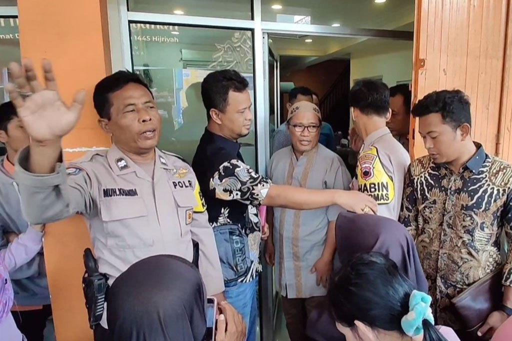 Kasatreskrim Polres Pekalongan Kota, AKP Yoyok Agus Waluyo membenarkan pihaknya saat ini sedang menangani dua koperasi syariah yang sudah dilaporkan oleh nasabahnya sendiri.