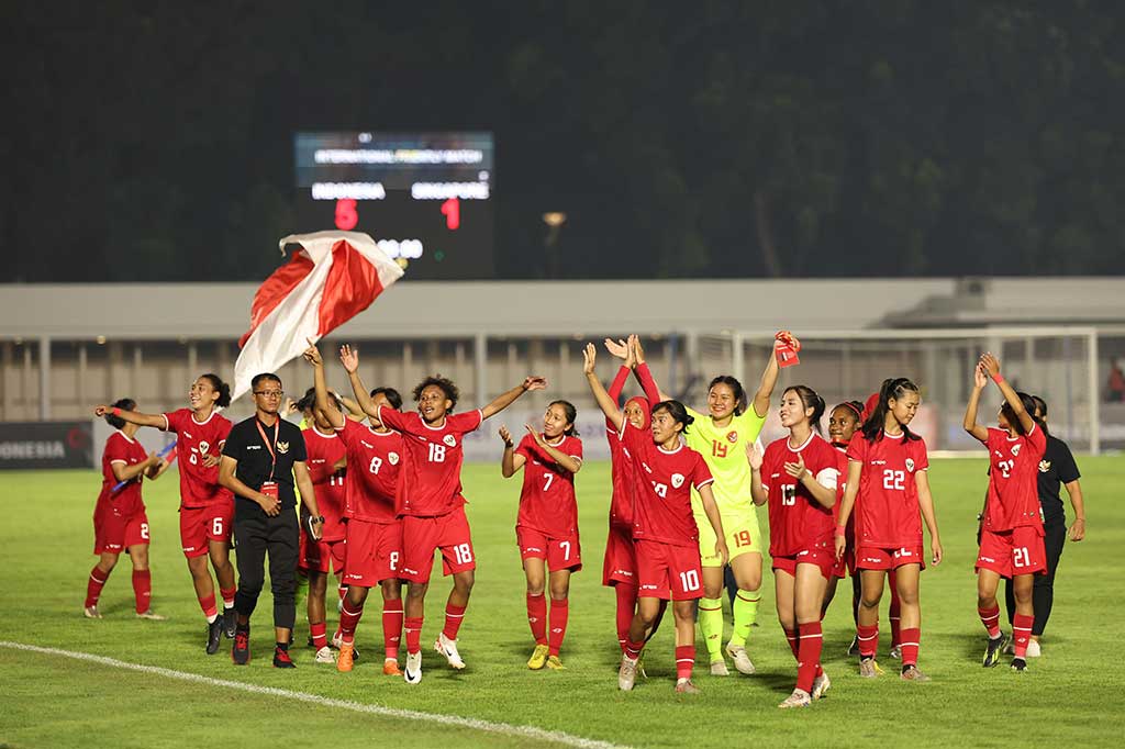 Timnas wanita Indonesia berpesta gol ke gawang Singapura dalam laga uji coba yang berakhir dengan skor 5-1 di Stadion Madya Gelora Bung Karno (GBK), Jakarta, Selasa, 28 Mei 2024.