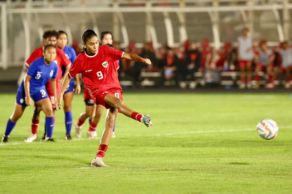Indonesia tak puas dengan skor 3-1 dan melalui Claudia, Garuda Pertiwi melebarkan keunggulan menjadi 4-1 setelah pemain wanita 15 tahun itu mencetak gol kedua melalui titik putih pada menit ke-86.