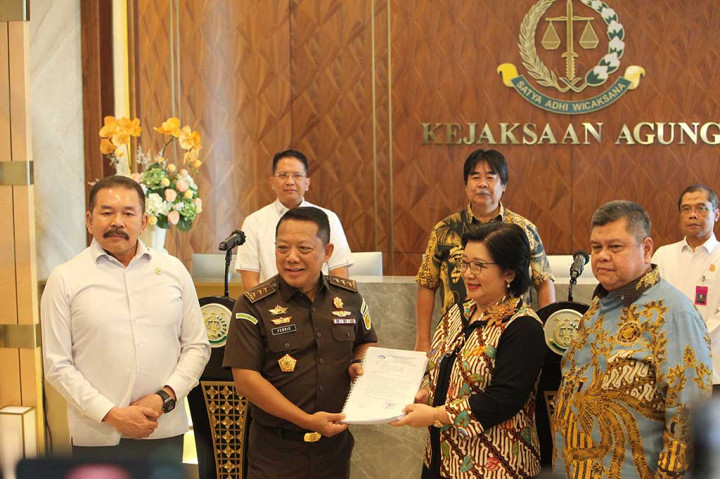 Hasil audit Badan Pengawasan Keuangan dan Pembangunan (BPKP) ini diserahkan oleh Ketua BPKP Muhammad Yusuf Ateh kepada Jaksa Agung Sanitiar Burhanuddin.