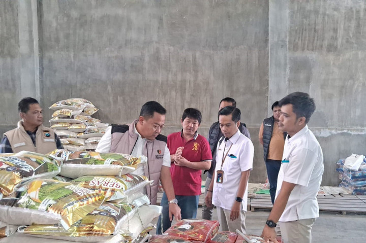 “Urgensi kegiatan ini adalah untuk menjaga keseimbangan harga beras dari hulu sampai hilir sesuai perintah Presiden, kita harus menjaga stabilitas gabah dan beras baik di tingkat petani, penggilingan hingga di tingkat masyarakat,” kata Anggota Satgas Direktorat Tindak Pidana Ekonomi Khusus Bareskrim Polri Kombes Irfan Rifai melalui keterangan tertulis, Rabu, 29 Mei 2024.