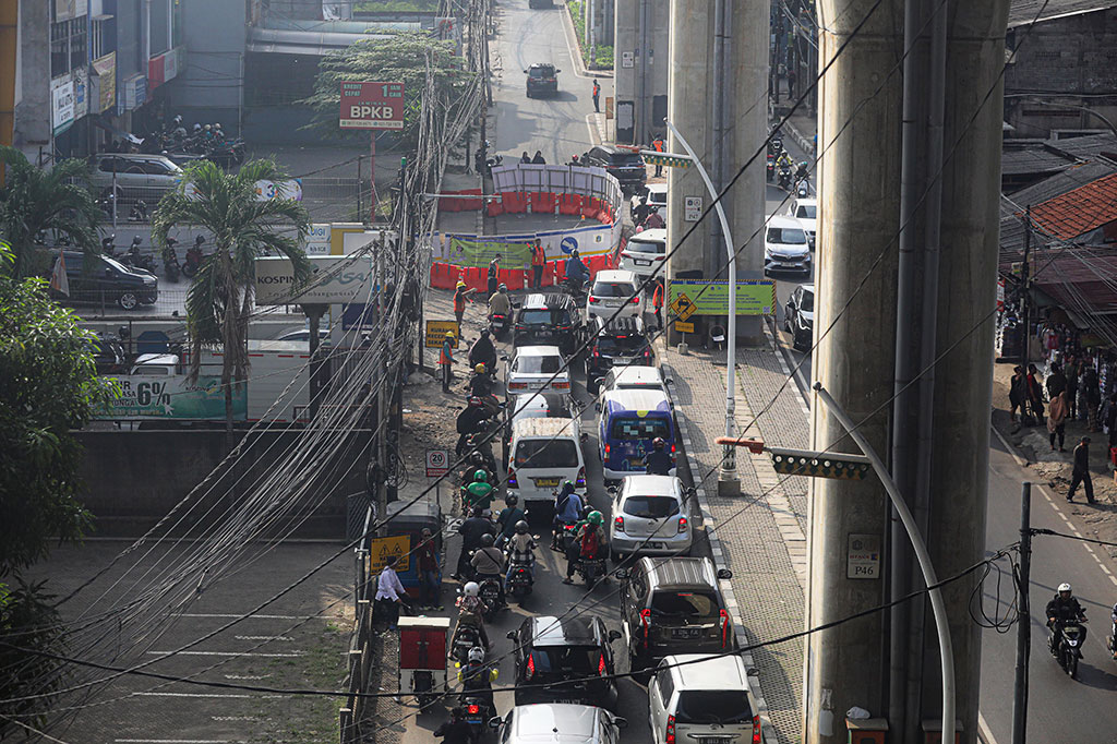 Pengerjaan pembangunan saluran jacking tersebut dimulai dari simpang Jalan Seskoal melewati Jalan Ciledug Raya, sampai Pasar Cipulir.