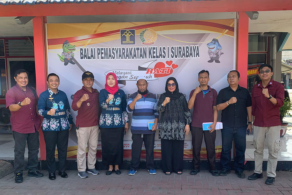 Sebelumnya, ES dan HH sama-sama dipidana dengan empat tahun hukuman badan. Saat ini, di Lapas Surabaya masih terdapat enam narapidana terorisme. Seluruhnya telah menyatakan ikrar setia kepada NKRI.