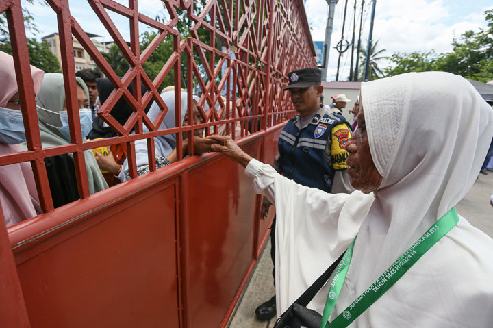 Pihaknya menyampaikan jemaah kloter 1 yang berangkat pada Rabu, 29 Mei 2024 telah tiba di tanah suci pada Kamis 30 Mei 2024 dini hari.