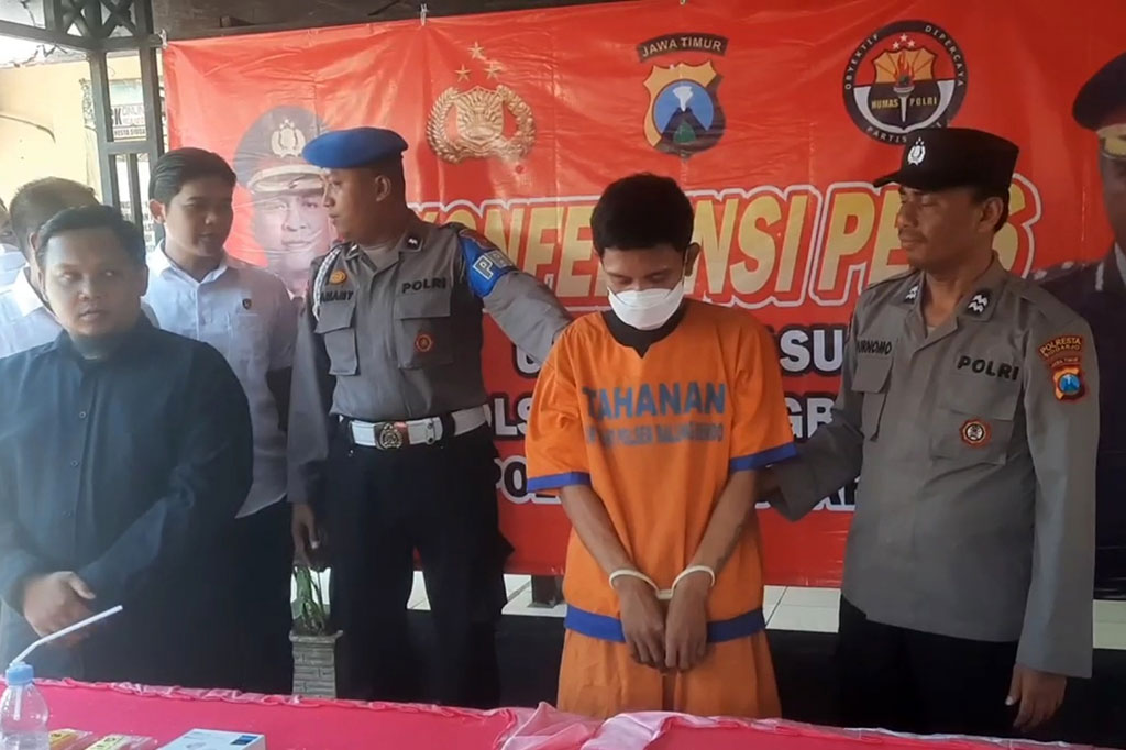 Petugas Reskrim Polsek Balongbendo, Kabupaten Sidoarjo, Jawa Timur berhasil membongkar peredaran jaringan narkoba yang dikendalikan dari balik jeruji besi Lapas Madiun.