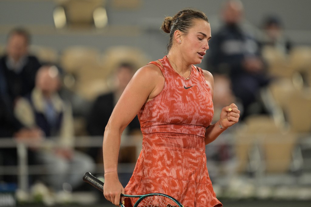 Mantan petenis peringkat dua dunia Badosa memimpin 5-3 pada set pertama, namun juara Australian Open dua kali Sabalenka berhasil merebut 10 dari 11 gim terakhir untuk memasuki pekan kedua untuk tahun kedua berturut-turut.