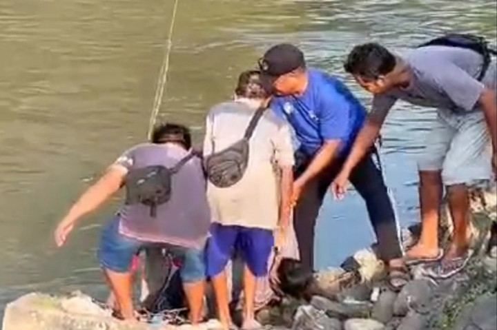 Penemuan jenazah ini berawal saat sejumlah pemancing menjaring ikan pada Minggu, 2 Juni 2024. Tiba-tiba saat itu jaring seorang pemancing nyangkut suatu benda berat saat ditarik, dan ternyata adalah jasad seorang pria.