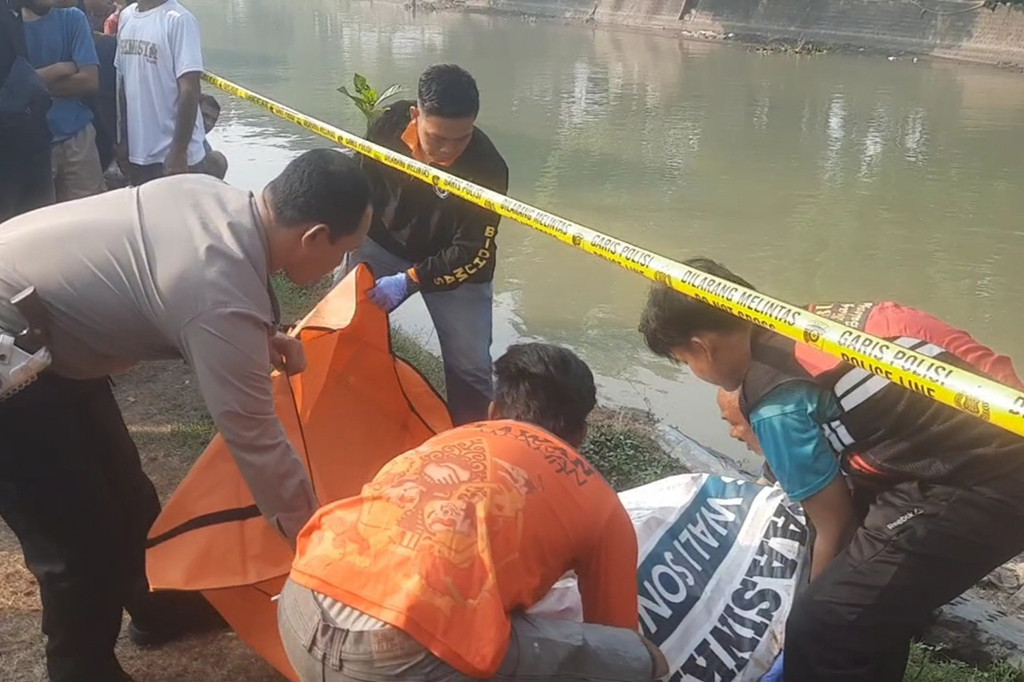 Dari hasil pemeriksaan sementara, tidak ditemukan unsur kekerasan pada korban. Jasad korban kemudian dibawa ke Rumah Sakit Bhayangkara Porong untuk divisum, untuk membantu mencari penyebab kematian korban.