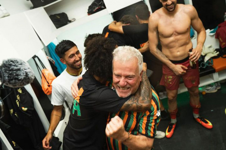 Venezia finis di posisi ketiga dengan koleksi total 70 poin, unggul tiga poin atas tim posisi keempat Cremonese. Parma dan Como telah lebih dahulu mengamankan spot promosi ke Serie A, dengan finis di posisi pertama dan kedua.