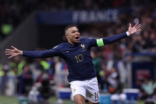 Sementara itu, pada unggahan instagram pribadinya @k.mbappe, Selasa, Mbappe mengungkapkan rasa bahagia bisa bergabung dengan Real Madrid.