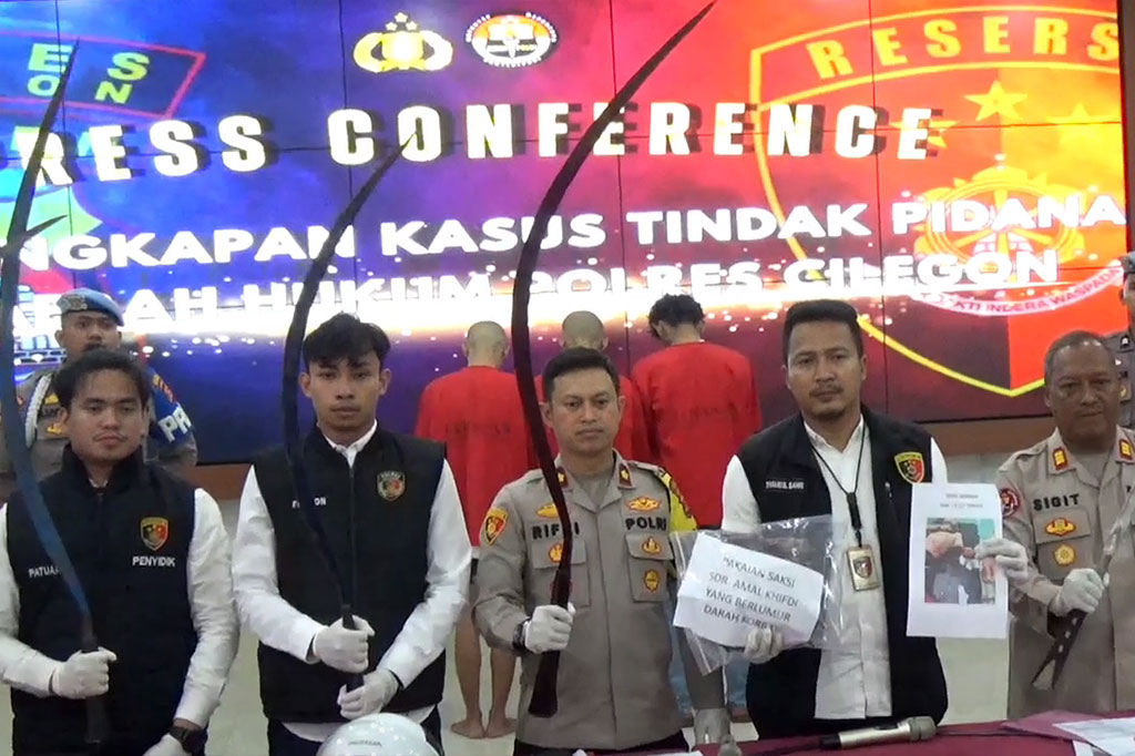 Akibatnya, korban mengalami cedera serius dan harus mendapatkan perawatan intensif di Rumah Sakit Umum Daerah (RSUD) Banten.