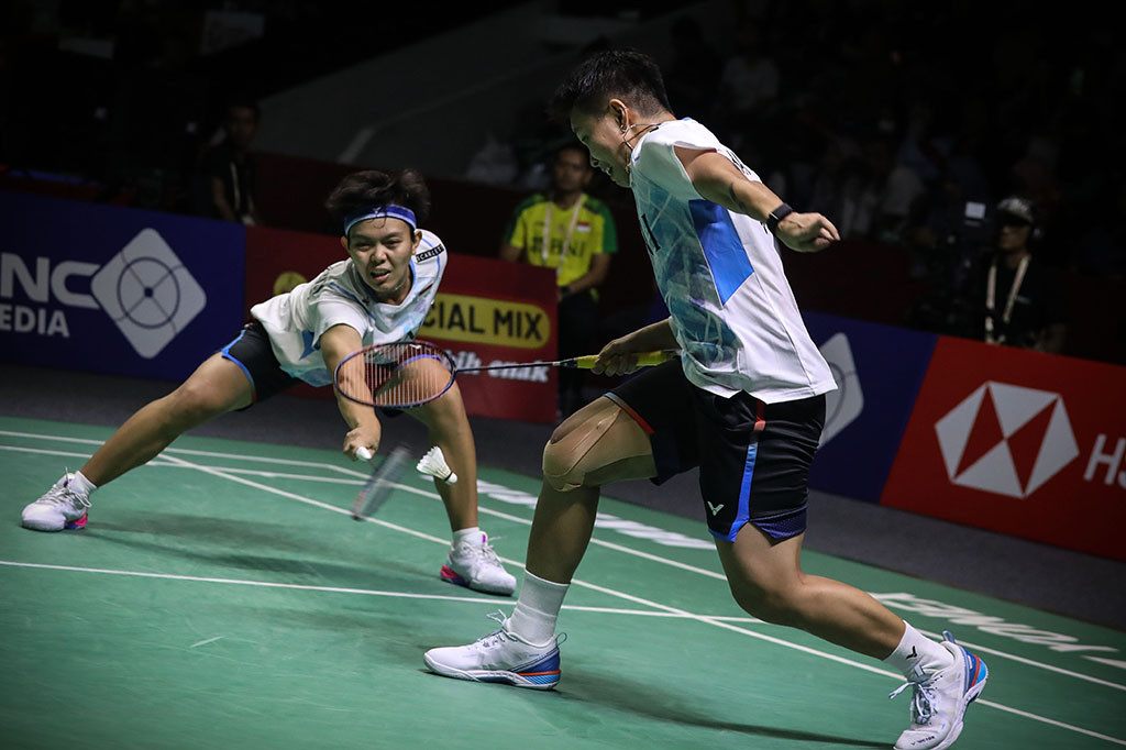 Apri/Fadia memenangkan rubber game atas pasangan Thailand Jongkolphan Kititharakul/Rawinda Prajongjai dengan skor 21-17, 16-21, 21-14.
