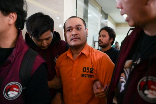 Diketahui, Chaowalit yang menjadi buron nomor satu di Thailand ditangkap tim gabungan Polri di Bali pada tanggal 30 Mei 2024. Buronan nomor 1 Thailand tersebut masuk ke Indonesia sejak 8 Desember 2023.