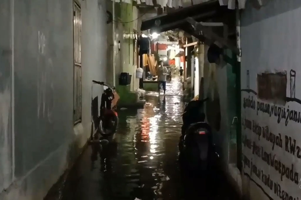 Komandan Pleton Badan Penanggulangan Bencana Daerah (BPBD) Jakarta Utara Muhammad Zidan Firdhaus, mengatakan pihaknya mengerahkan petugas di lima titik banjir rob di Jakut. Diantaranya, RE Martadinata, Muara Angke, Muara Baru, Pintu Air Pasar Ikan dan Marunda.