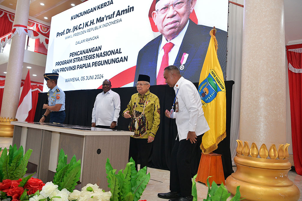 Wapres mencontohkan Kabupaten Pegunungan Bintang yang terletak di perbatasan Papua Nugini. Kemudian Kabupaten Yahukimo sebagai pintu gerbang dari selatan Papua dan Kabupaten Yalimo sebagai gerbang dari utara Papua.