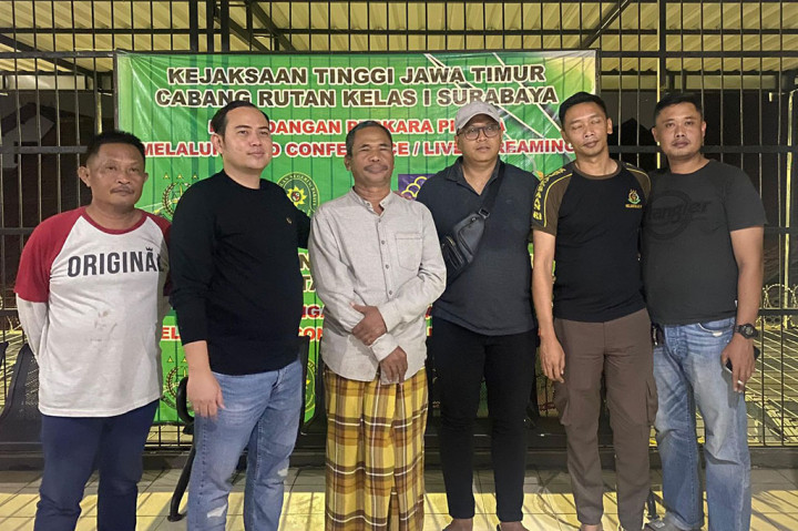 Setelah berhasil ditangkap dan menjalani pemeriksaan, tersangka ditahan di Rutan Cabang Medaeng di Kejaksaan Tinggi Jawa Timur selama 20 hari sejak 3 Juni hingga 22 Juni 2024.