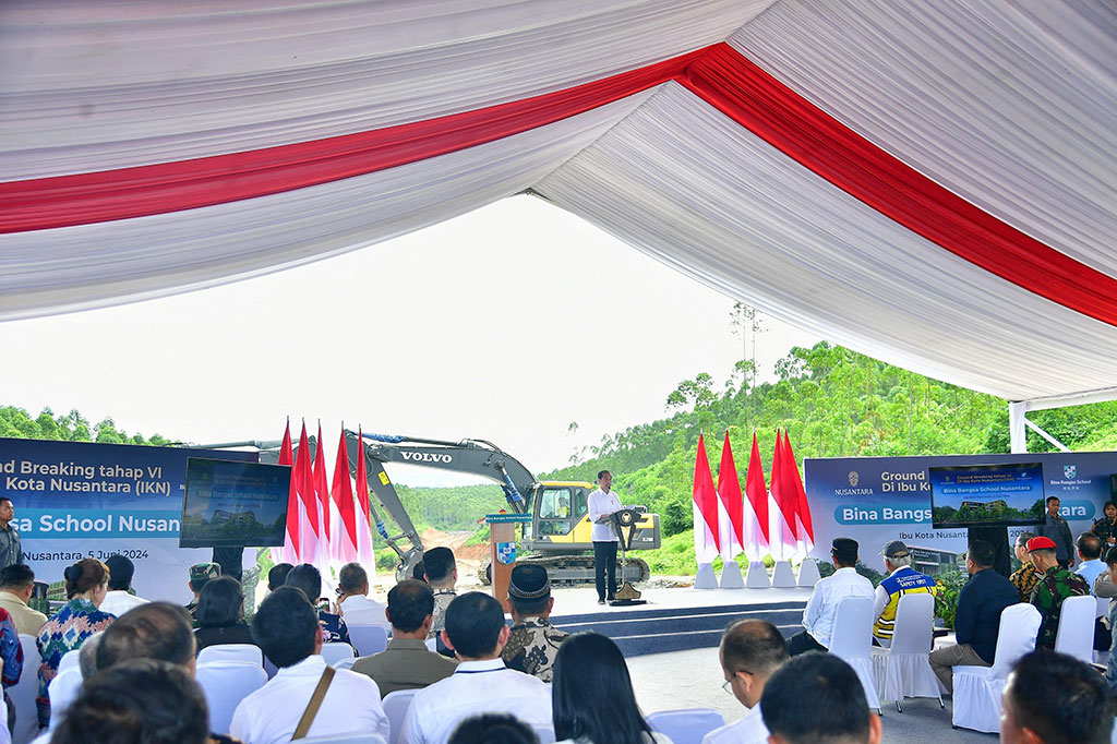 Presiden kembali menegaskan komitmen pemerintah dalam menyediakan fasilitas pendidikan terbaik di IKN. Upaya tersebut salah satunya dilakukan dengan peletakan batu pertama atau groundbreaking untuk pembangunan Bina Bangsa School Nusantara, sebuah sekolah internasional yang akan menggunakan kurikulum Cambridge.