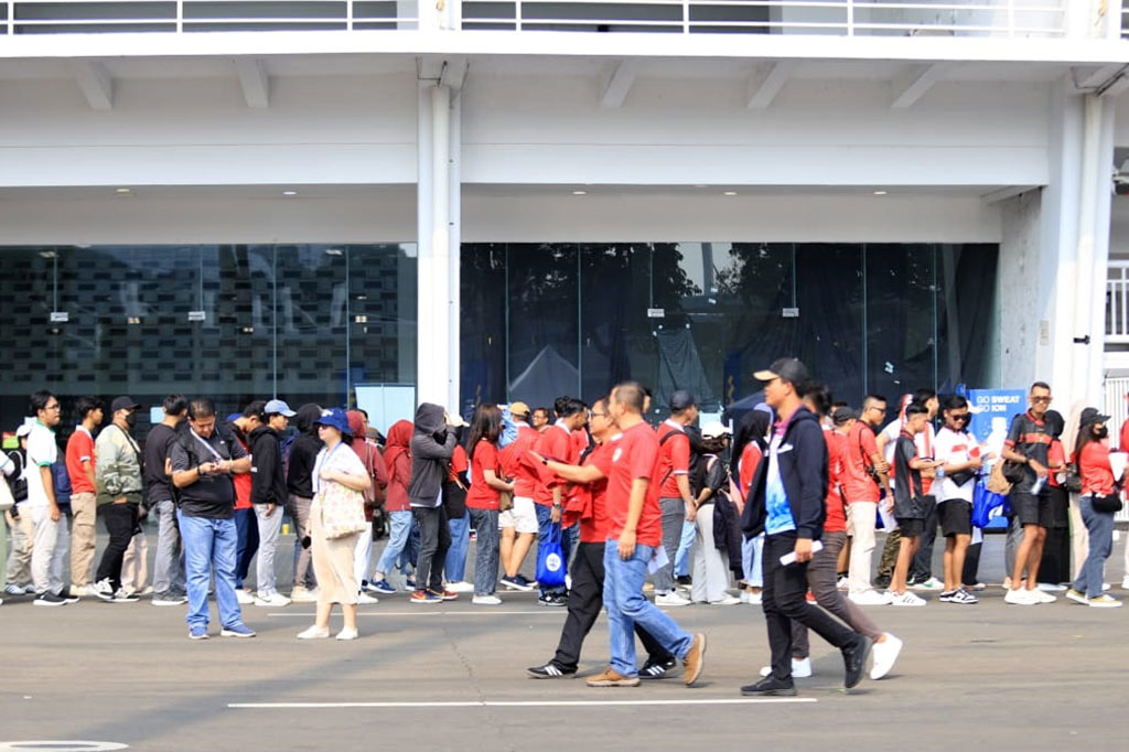 Pantauan Medcom.id, sekitar pukul 14.00 WIB para suporter sudah mulai memadati area Stadion Utama Gelora Bung. Lalu lintas di kawasan GBK pun terpantau padat.