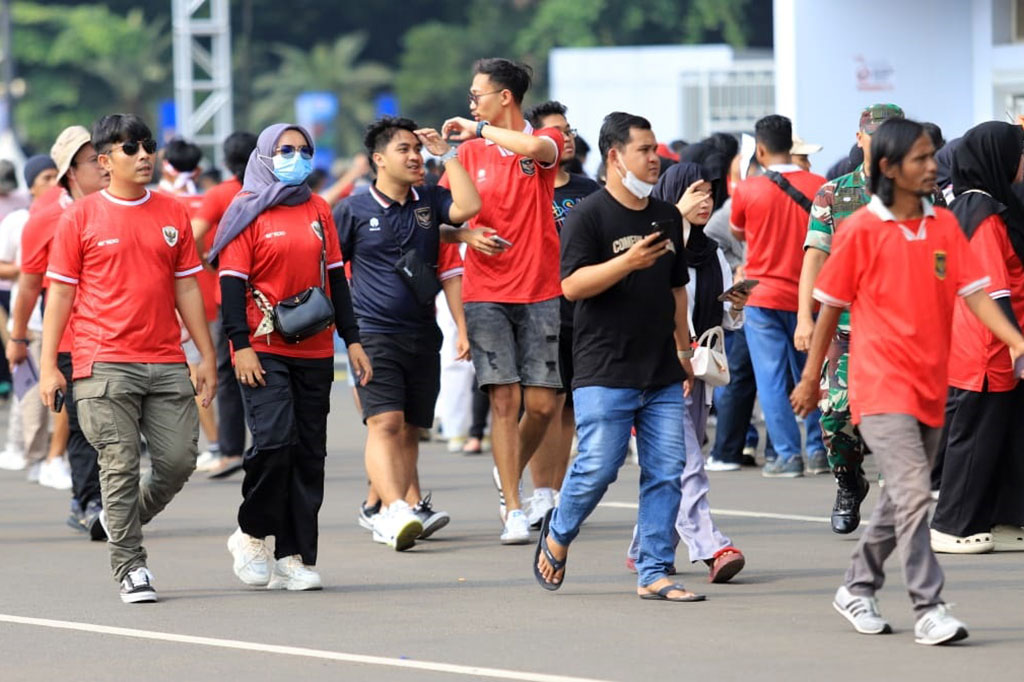Jelang pertandingan Kualifikasi Piala Dunia 2026, ribuan suporter mulai memadati Stadion Utama Gelora Bung Karno, Kamis, 6 Juni 2024. Sore ini Timnas Indonesia akan berlaga melawan Irak pada pukul 16.00 WIB.