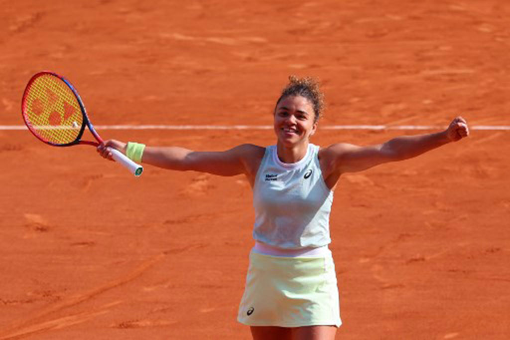 Paolini menjadi salah satu dari empat petenis putri Italia yang mencapai semifinal Roland Garros di Era Open bergabung dengan Francesca Schiavone (2010, 2011) dan Sara Errani (2012) dalam melaju ke perebutan gelar.