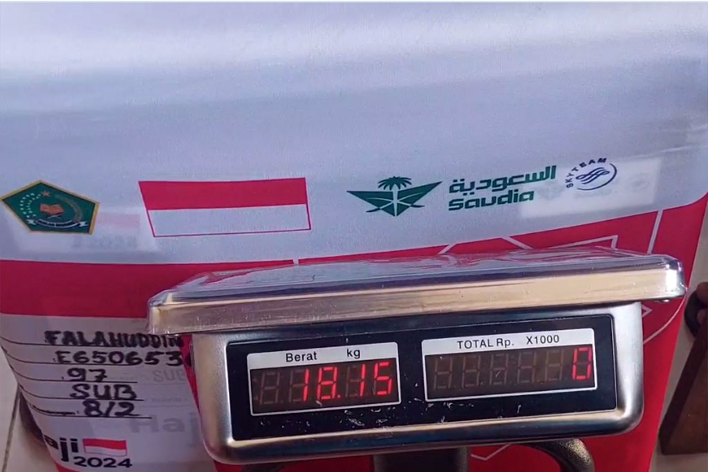 Sebanyak 898 jemaah calon haji asal Kabupaten Sumenep, Madura, siap diberangkatkan menuju Tanah Suci pada tahun ini. Sahara atau koper besar mereka telah diserahkan ke Kantor Kemenag setempat untuk ditimbang.