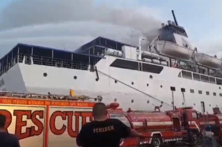 Belum diketahui penyebab kebakaran KM Umsini. Pihak berwenang baik dari Syahbandar maupun Kepolisian belum memberikan keterangan terkait penyebab kebakaran tersebut. 