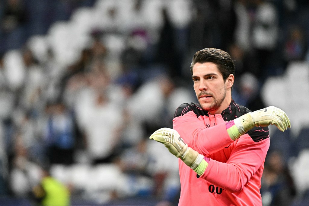 Ortega mengaku senang bisa bertahan lebih lama di City karena ia dan keluarganya sudah kerasan di Manchester. Apalagi ia merasa menjadi kiper yang lebih baik sejak didatangkan City dari Arminia Bielefeld secara cuma-cuma pada 2022 lalu.