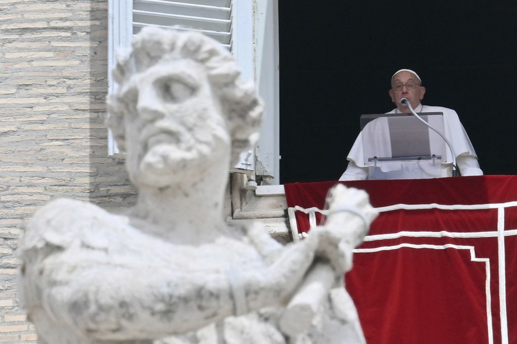 Ia mengatakan bahwa Sabtu kemarin menandainya peringatan 10 tahun doa perdamaian yang diselenggarakan di Vatikan dan dihadiri eks Presiden Israel Shimon Peres serta Presiden Otoritas Palestina Mahmoud Abbas.