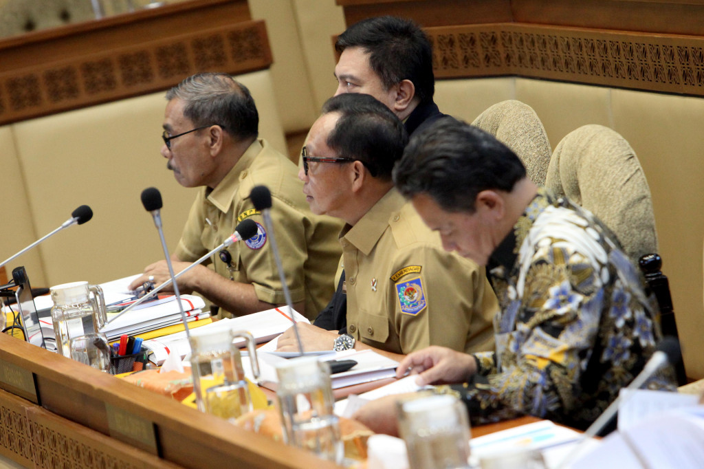 Komisi II DPR RI melaksanakan rapat kerja dengan Menteri Dalam Negeri (Mendagri), Dewan Kehormatan Penyelenggara Pemilu (DKPP), hingga Otorita Ibu Kota Nusantara (OIKN) guna membahas pendahuluan pembahasan RAPBN dan Rencana Kerja Pemerintah (RKP) Tahun Anggaran 2025.