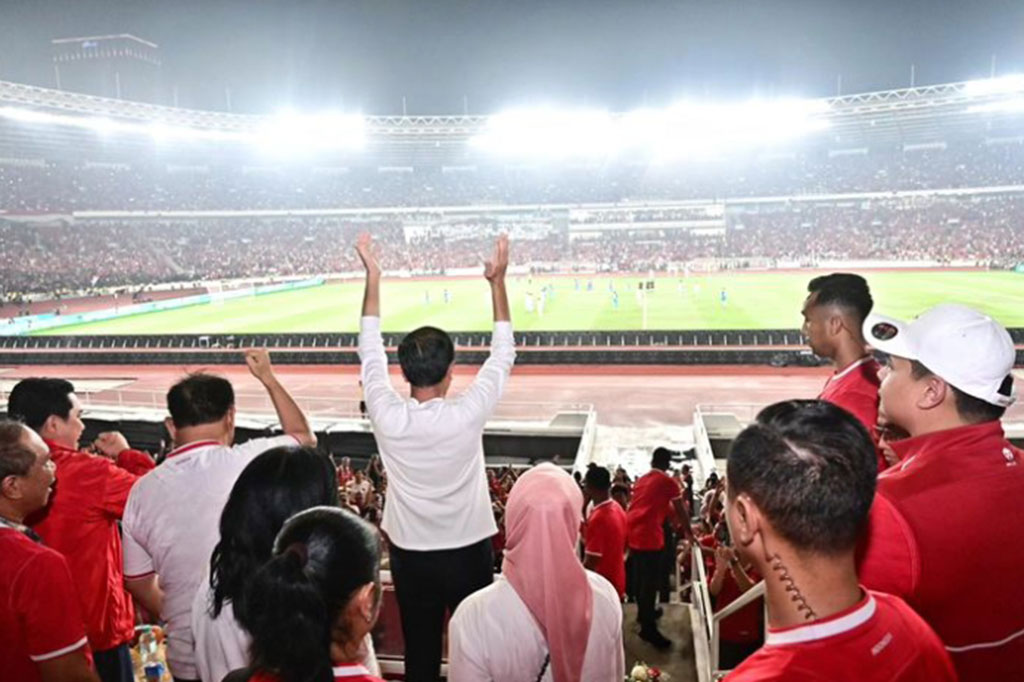 Jokowi menyebut lolosnya timnas Indonesia ke putaran ketiga Kualifikasi Piala Dunia 2026 zona Asia untuk pertama kalinya merupakan sebuah sejarah.