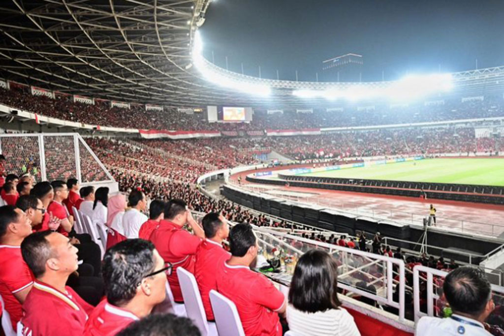 Selain lolos ke putaran ketiga, timnas Indonesia juga berhasil menggaransi satu tiket ke Piala Asia 2027. Presiden pun sekali lagi mensyukuri capaian timnas dan mengapresiasi kerja keras para pemain yang bertanding malam ini.