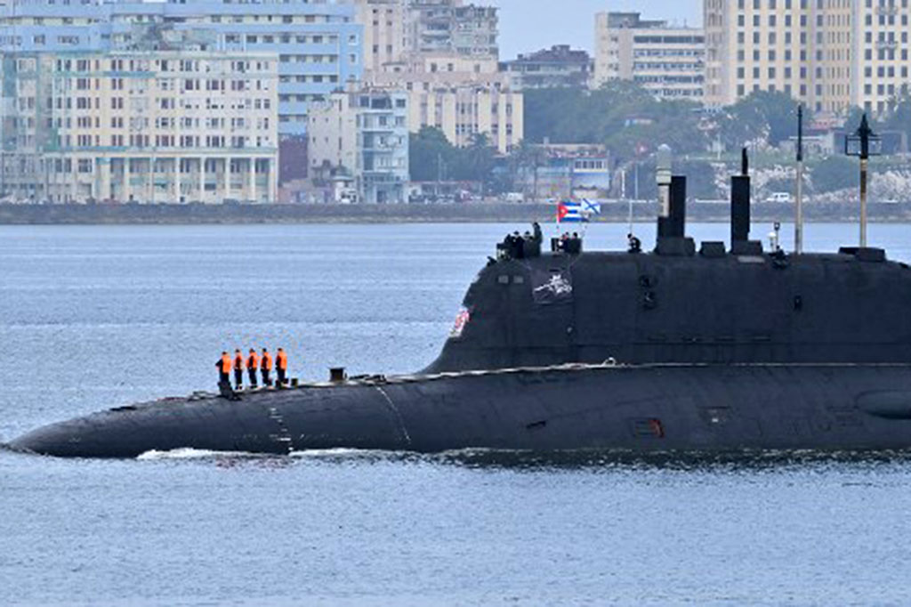 Keempat kapal Rusia tersebut melakukan pelatihan senjata rudal presisi tinggi di Samudera Atlantik saat dalam perjalanan menuju Kuba. Kapal selam dan fregat dilengkapi dengan rudal hipersonik Zirkon, rudal jelajah Kalibr, dan rudal antikapal Onyx, kata Kementerian Pertahanan Rusia.