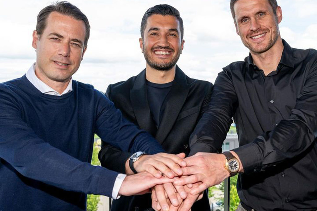 Borussia Dortmund mengumumkan telah menunjuk Nuri Sahin sebagai pelatih yang baru, menyusul kepergian mendadak Erdin Terzic hanya beberapa pekan setelah memimpin klub itu ke final Liga Champions.