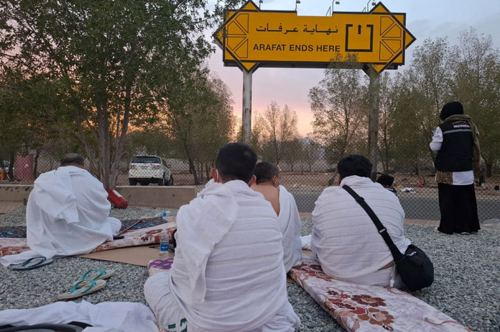 Jemaah diimbau agar memanfaatkan kesempatan terbaik dalam hidupnya dengan memperbanyak zikir, membaca talbiyah, menggaungkan kalimat tauhid, membaca Al-Qur'an, dan berdoa, karena Arafah adalah tempat mustajab atau terkabulnya doa.