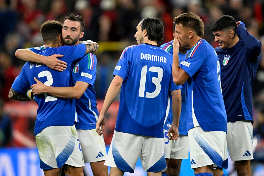 Statistik uefa.com menunjukkan bahwa Italia memang tampil dominan dengan 66 persen penguasaan bola dan punya lebih banyak peluang. Tapi, kokohnya pertahanan Albania membuat mereka gagal mencetak gol tambahan pada babak kedua. 