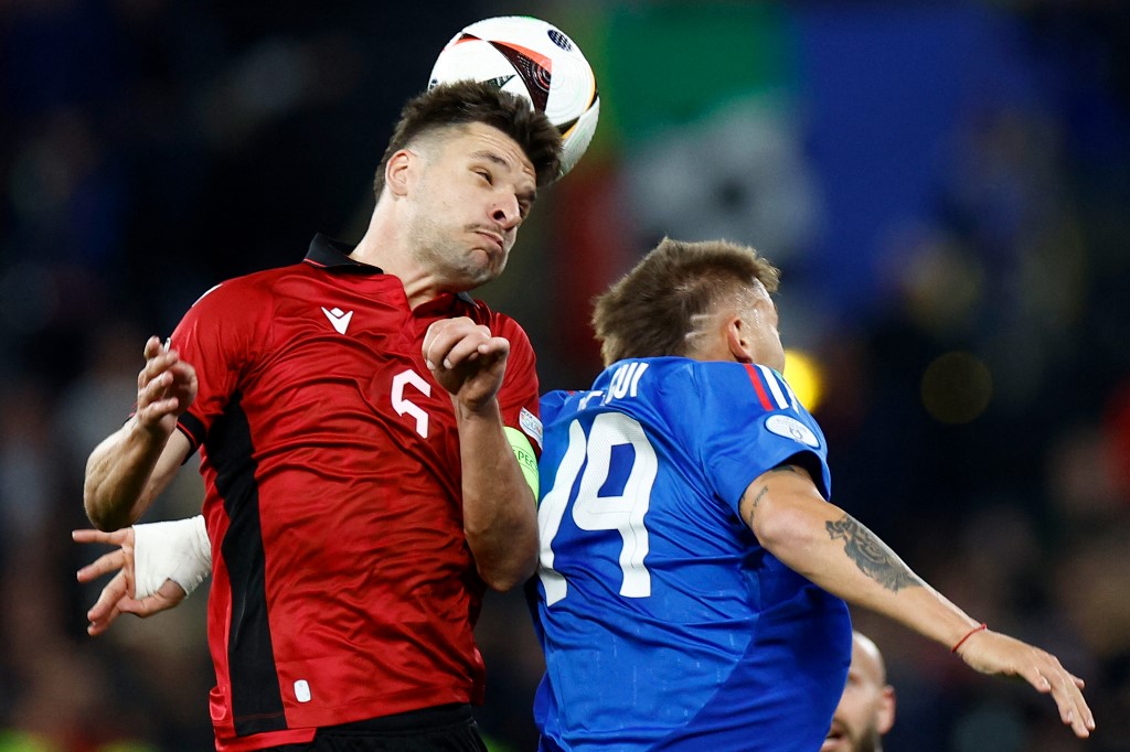 Timnas Italia berhasil menundukkan Albania dengan skor 2-1 pada laga pertamanya di Grup B Euro 2024, Minggu, 16 Januari 2024 dini hari WIB. Namun, mereka sempat tertinggal lebih dulu dalam laga di BVB Stadion Dortmund tersebut.