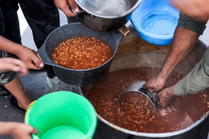 Sabtu kemarin, UNRWA mencatat bahwa dengan pembatasan akses kemanusiaan yang terus berlanjut, masyarakat Gaza terus menghadapi tingkat kelaparan parah.