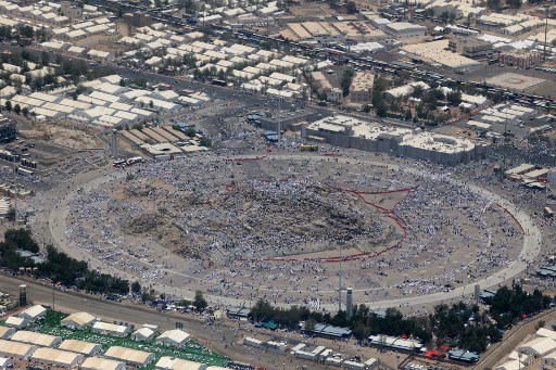 Lebih dari 1,8 juta orang dari seluruh dunia pada Sabtu, 15 Juni 2024 berkumpul di Padang Arafah di wilayah barat Arab Saudi untuk mulai melaksanakan ibadah haji tahunan.
