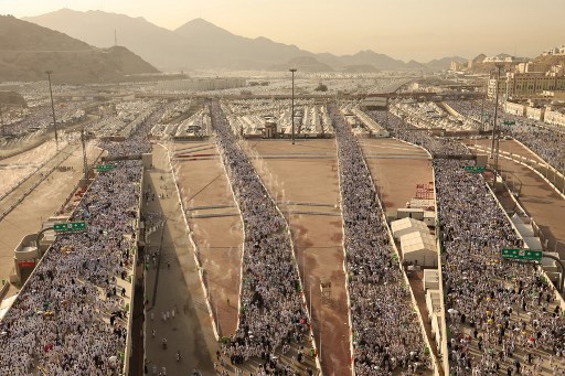 Dalam data terkait, Otoritas Umum Statistik Saudi mengatakan jumlah calon haji laki-laki mencapai 958.137, sementara anggota jemaah perempuan berjumlah total 875.027.