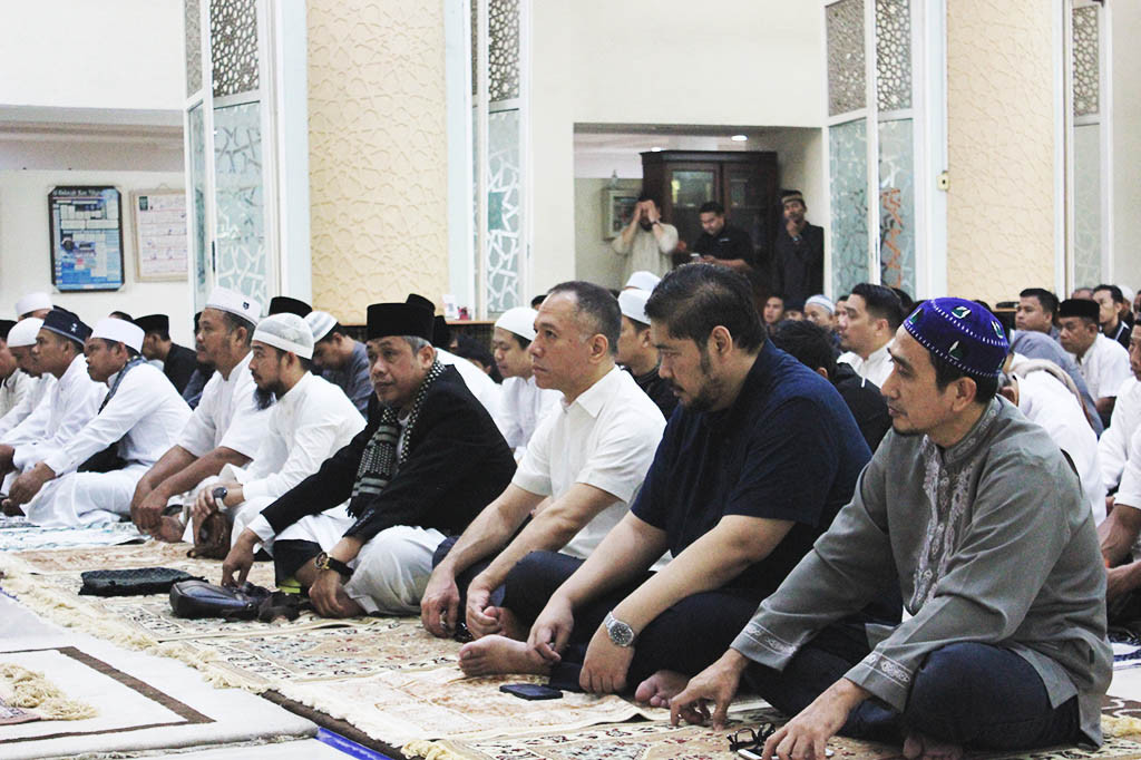 Masjid Nursiah Daud Paloh menggelar salat Iduladha yang dilaksanakan di Komplek Media Group, Kedoya, Jakarta Barat, Senin, 17 Juni 2024. Salat dihadiri Direktur Utama sekaligus Programing & Development Metro TV, Arief Suditomo, karyawan Media Group, dan warga sekitar.
