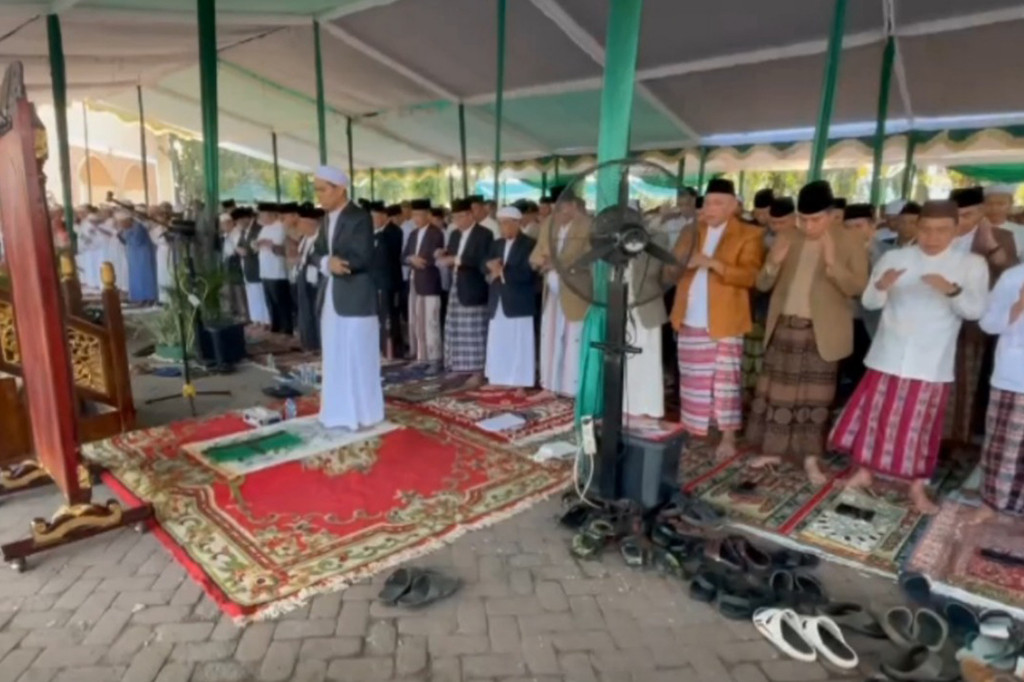 Pada tahun ini, salat Iduladha 1445 Hijriah diimami oleh Ustad Kiagus Adlan Maghfur dan ceramah diisi oleh Ustad Masagus Ahmad Fatoni Husim Umri. 